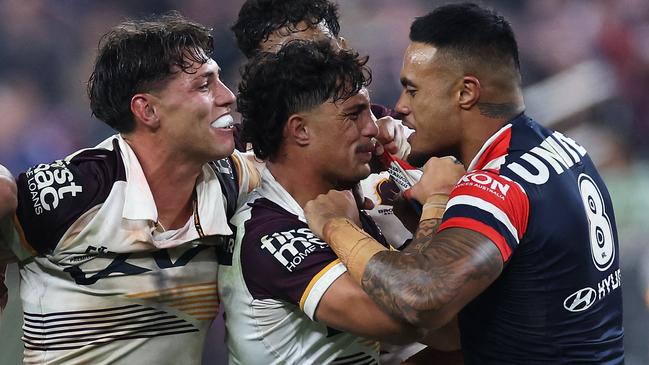 Spencer Leniu of the Roosters exchanges heated words with Kotoni Staggs. Photo by EZRA SHAW / GETTY IMAGES via AFP.