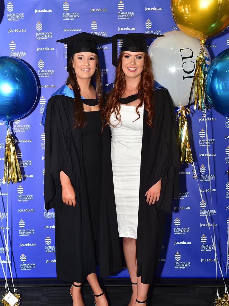 Jcu shop graduation gown