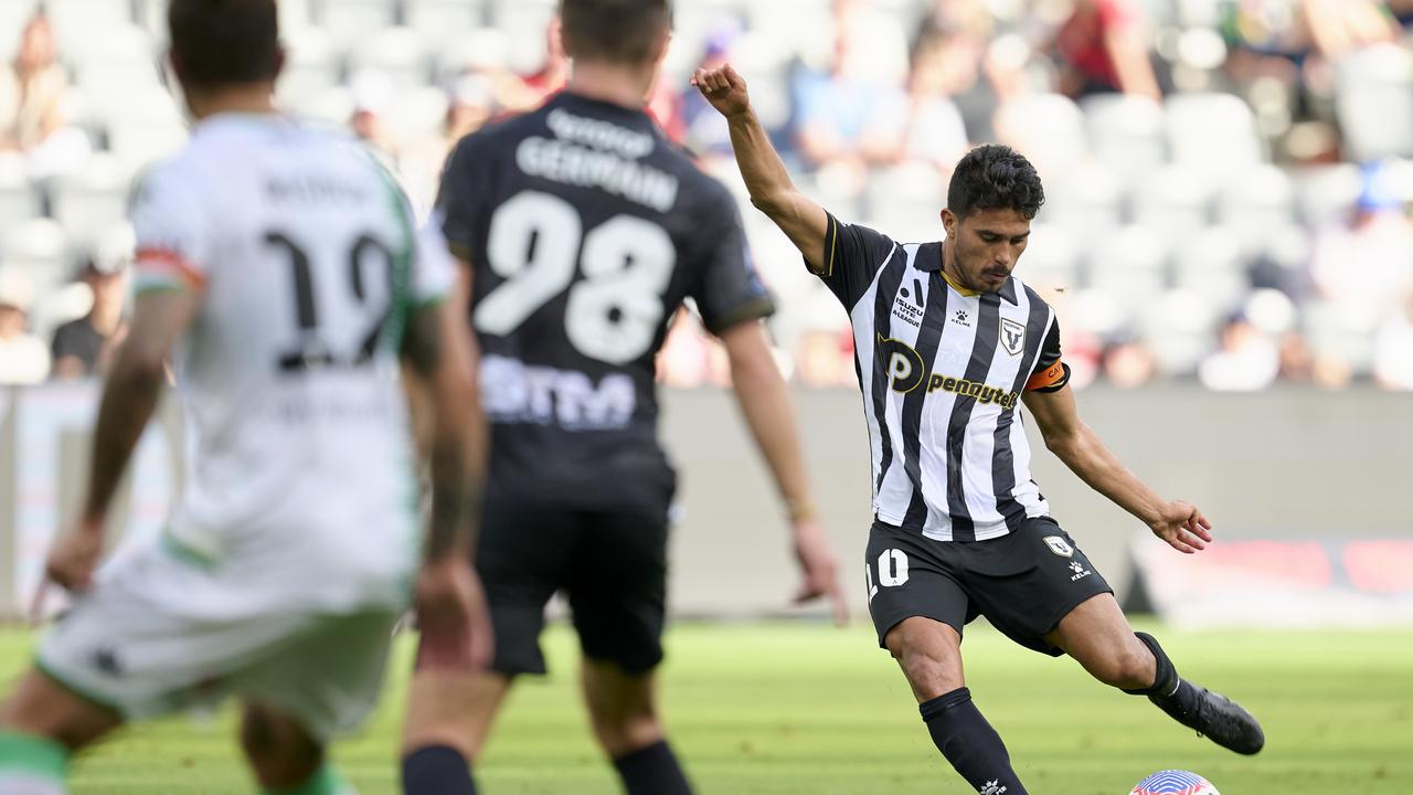 Ulises Alejandro Davila lines up a shot towards goal on Friday. Picture: Brett Hemmings/Getty Images.