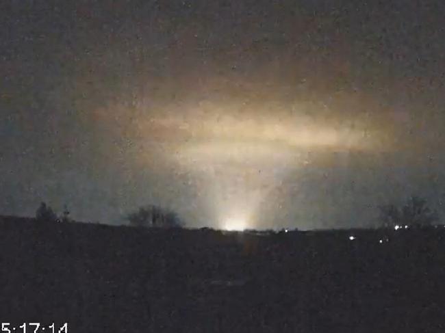 A grab taken from footage released online on November 21, 2024 by the Ukrainian charity "Come Back Alive" shows flashes over the Ukrainian city of Dnipro. Kyiv accused Russia of launching an intercontinental ballistic missile attack at Ukraine for the first time on November 21, 2024 but without a nuclear warhead in a new escalation of the conflict. (Photo by COME BACK ALIVE / AFP) / RESTRICTED TO EDITORIAL USE - MANDATORY CREDIT "AFP PHOTO / COME BACK ALIVE" - NO MARKETING NO ADVERTISING CAMPAIGNS - DISTRIBUTED AS A SERVICE TO CLIENTS