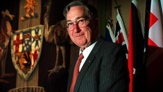 Sir Gerard Brennan, the former High Court chief justice who had a significant role in the Mabo Judgment, died overnight aged 94.