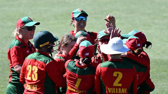 Sasha Moloney of the Tigers celebrates with teammates the wicket of Emma de Broughe of the Scorpions during the WNCL match between Tasmania and South Australia at Blundstone Arena on March 27, 2022 in Hobart, Australia. (Photo by Steve Bell/Getty Images)