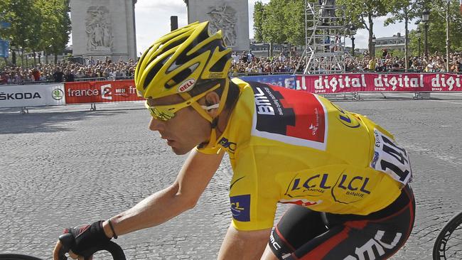 Evans wearing the yellow jersey during the 21st stage of the Tour de France. Picture: Laurent Cipriani