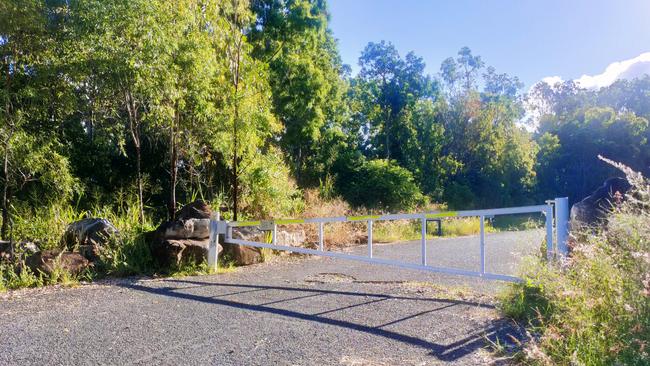 Gates block access to Quaid Rd at Wangetti. Picture: Peter Carruthers