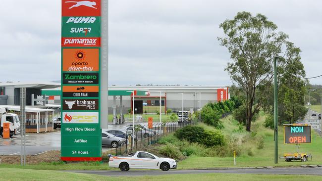 The westbound lanes of the Warrego Hwy are closed after Ashburn Rd at Karalee following a serious traffic incident. Picture: Jessica Baker