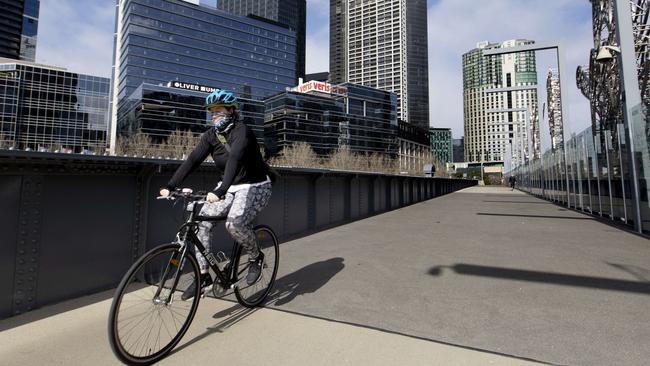 Cyclists could be paid to ride to work under the new plan. Picture: NCA NewsWire / David Geraghty