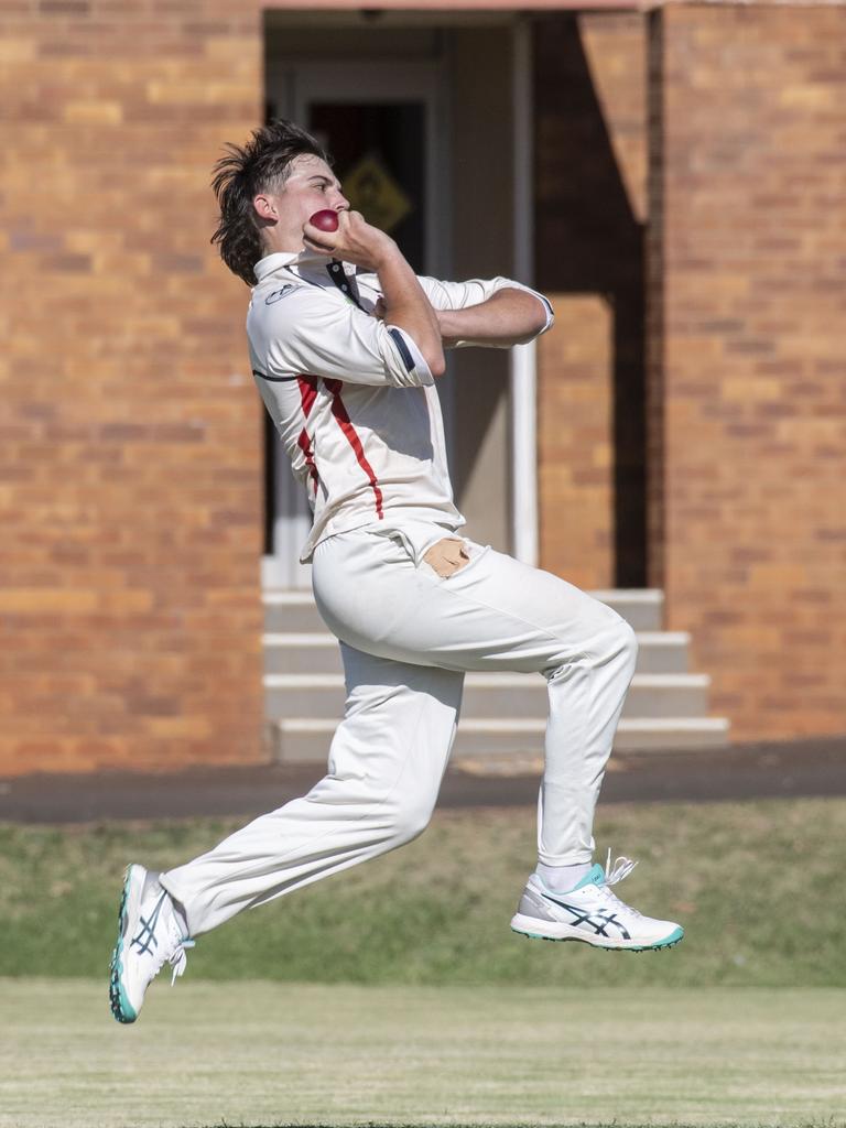 Hayden Campbell bowls for Met-Easts. Picture: Nev Madsen.