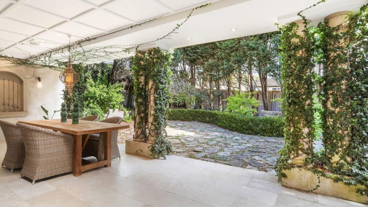 Lovingly calls “The Vaucluse Country Club”, the Lower Village Rd property was bought from wellness warrior James Duigan and his wife, Christiane, a school friend of Maguire, 18 months ago.