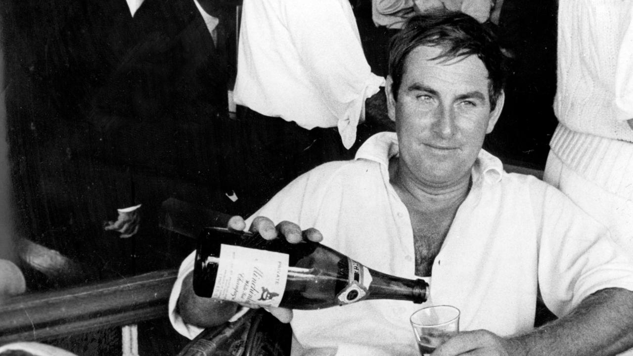 50 Ashes Legends. 1971. Ray Illingworth, captain of the first English side to win the Ashes for 12 years, celebrating in Sydney. Cricket. Test. FILE PHOTO.