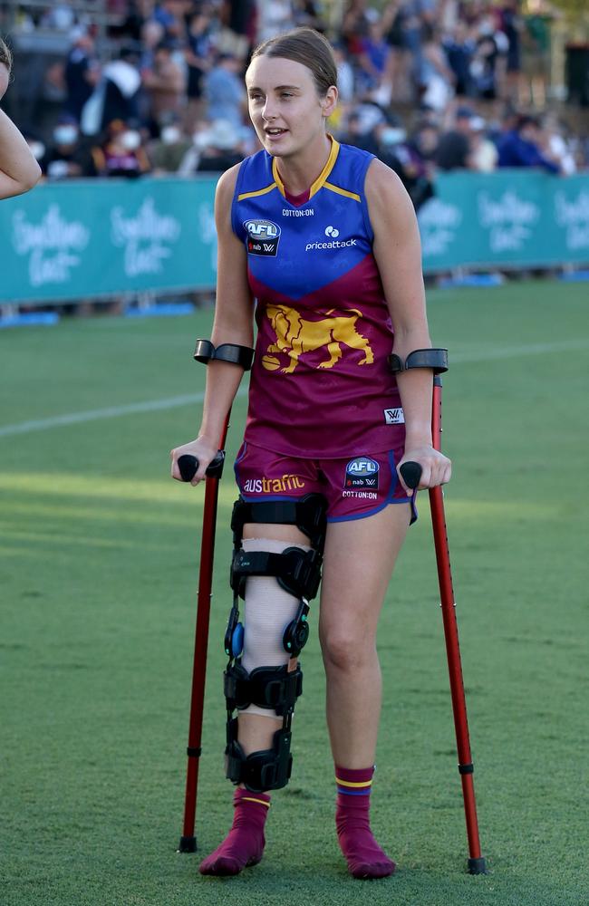 Gabrielle Collingwood after hurting her knee against the Cats. Picture: Jono Searle/AFL Photos/Getty Images