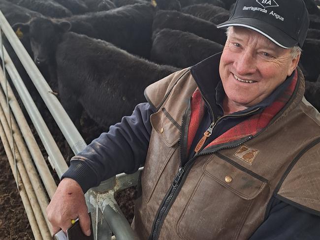 Adrian Oliver, manager Barragunda Pastoral at Mansfield, with the lead of the property’s 160 steer calves which sold to $1280 for 334kg, the big run of 66 head pictured weighing 297kg and selling for $1150 or 387c.