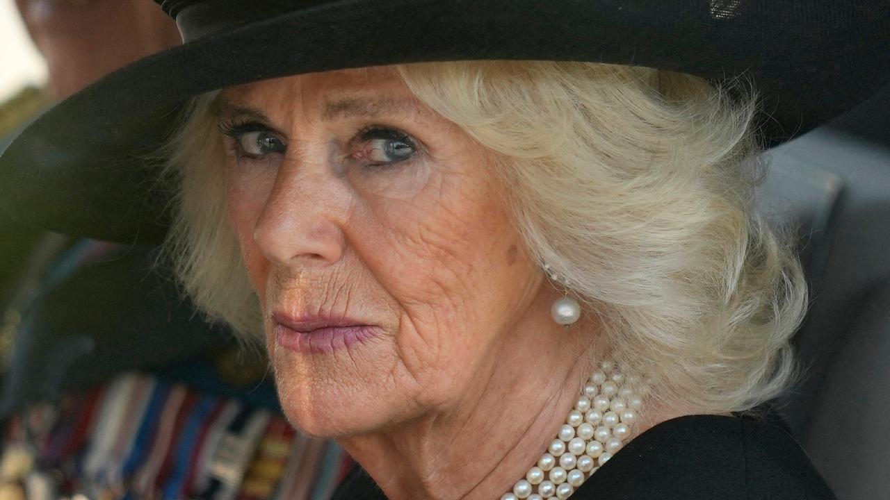 Камилла фото сейчас Camilla deals with broken toe while mourning Elizabeth II alongside King Charles