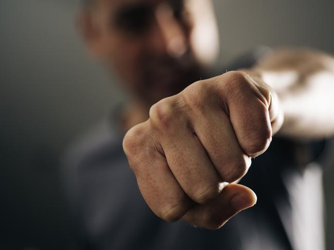 Tradie attacks fellow motel guest over noise dispute