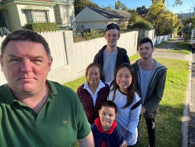 HOME: Oscar Gordon with his siblings and parents, Tim and Nui Gordon and grandmother Pintong Kaennakham