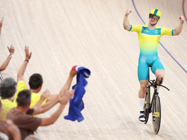 BRISBANE, AUSTRALIA - APRIL 08:  Matt Glaetzer of Australia celebrates winning the Men's 1000m Time Trial during Cycling on day four of the Gold Coast 2018 Commonwealth Games at Anna Meares Velodrome on April 8, 2018 in Brisbane, Australia.  (Photo by Matt King/Getty Images)