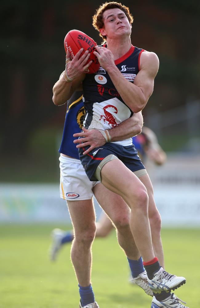 Josh Tynan playing at Casey in the VFL.