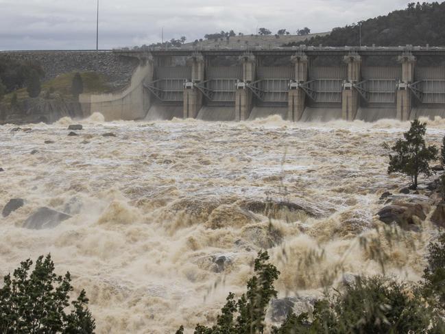 WYANGALA, AUSTRALIA - NewsWire Photos NOVEMBER 16, 2022: A day after the NSW government declared the largest-ever flood disaster to hit the state, water continues to pour from the Wyangala Dam. Picture: NCA NewsWire / Gary Ramage