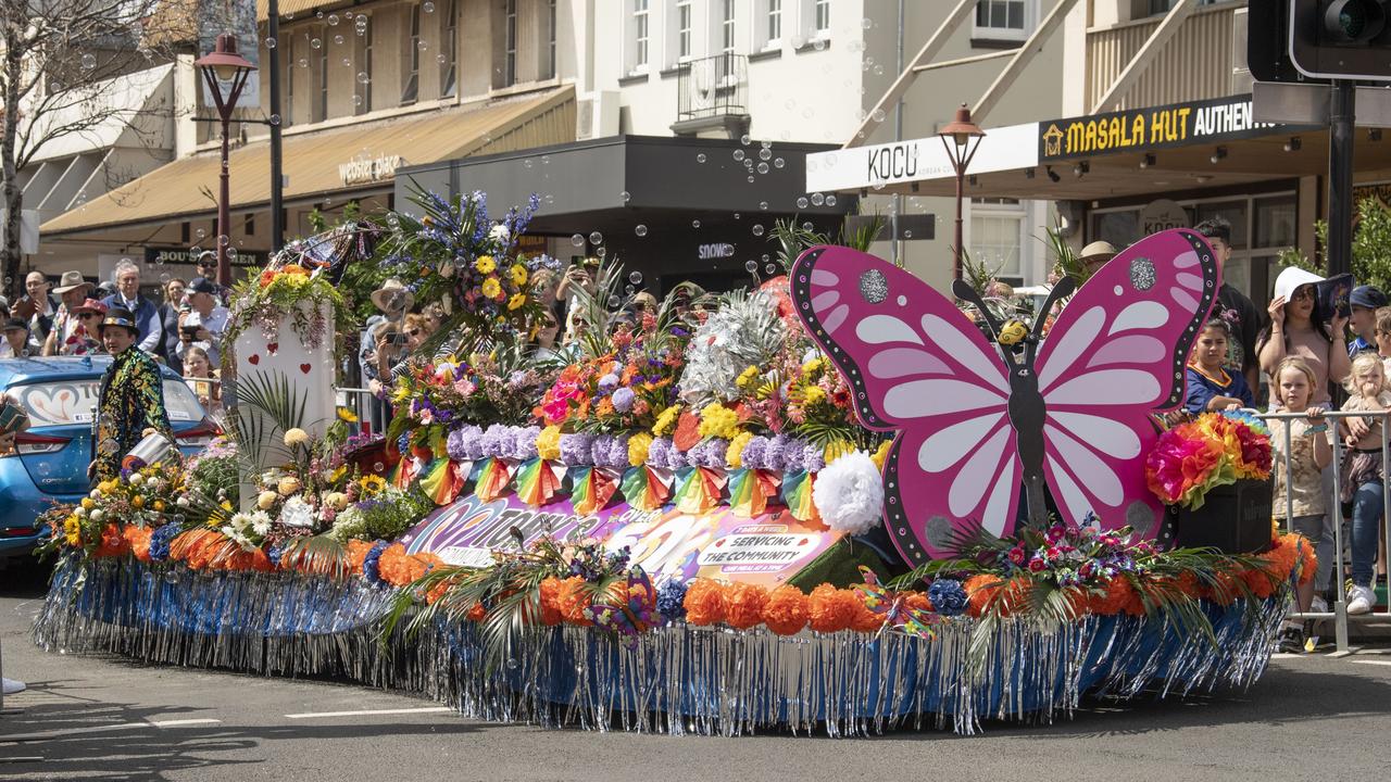 Tony's Community Kitchen float in the Grand Central Floral Parade. Saturday, September 17, 2022. Picture: Nev Madsen.