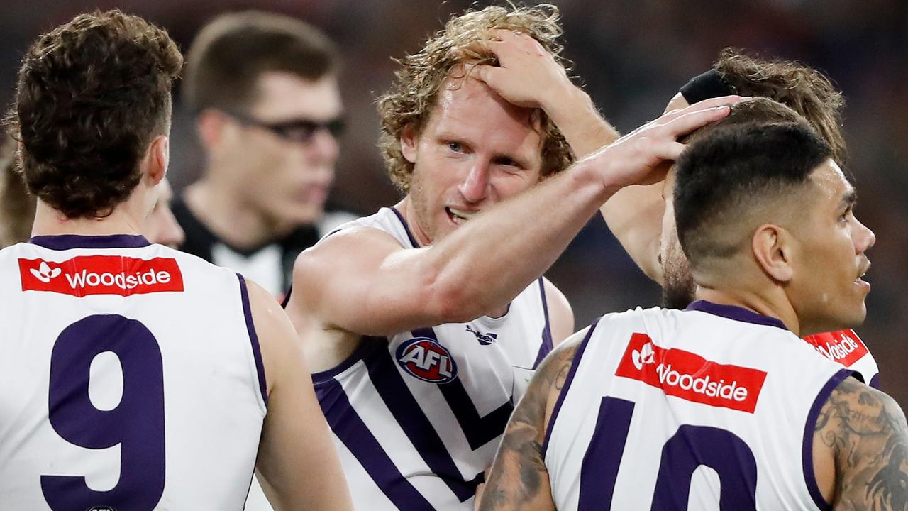 David Mundy is congratulated on a fine career in his final game. Picture: Dylan Burns/AFL Photos via Getty Images