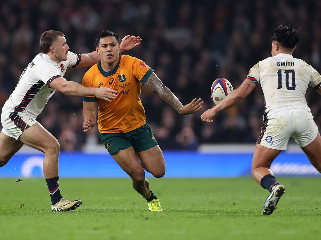 Len Ikitau sets up the Wallabies’ 84th minute winner. Picture: Julian Finney/Getty Images