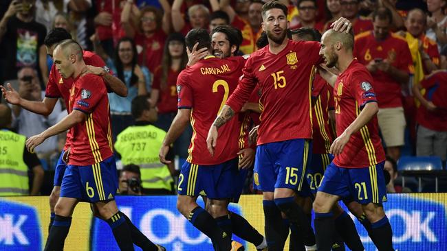 Spain v Italy video, highlights: Isco free kick, goal, skill, Alvaro ...