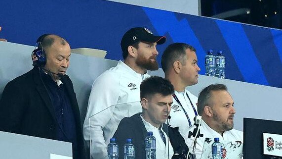 Eddie Jones, (L) as England head coach, looks on with his management team during the Guinness Six Nations Rugby match between France and England at the Stade de France on March 19, 2022 in Paris, France. (Photo by David Rogers/Getty Images)