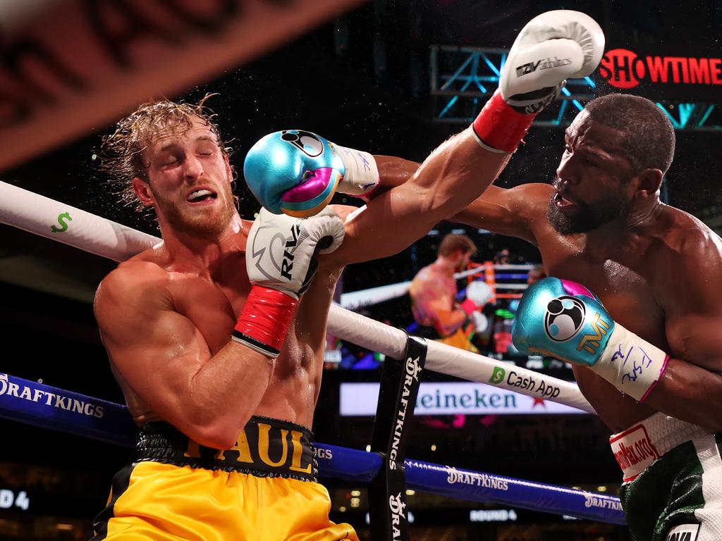 Logan Paul slams 'corny weasel' Floyd Mayweather after boxing