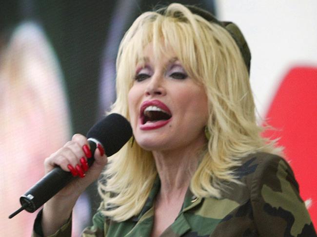 USA country singer Dolly Parton rehearsing for the Capitol Fourth 2003 Concert in front of The Capitol in Washington, DC 03 Jul 2003.