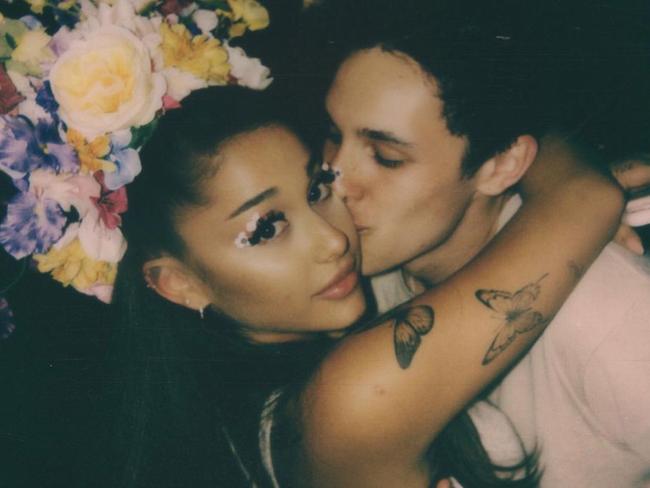 Ariana Grande will reportedly write Dalton Gomez a cheque as part of their divorce.