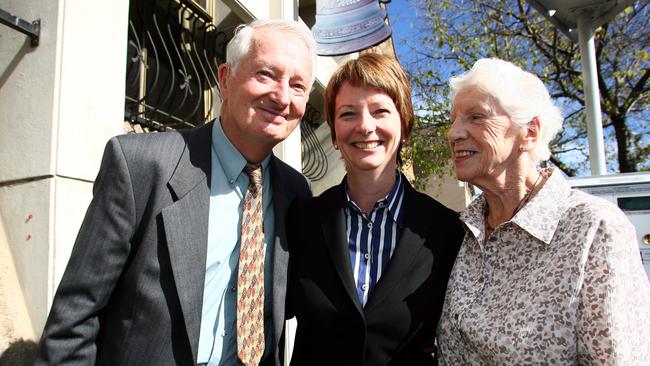 Gillard flanked by her parents John and Moira in 2007. Picture: Barnes Kelly