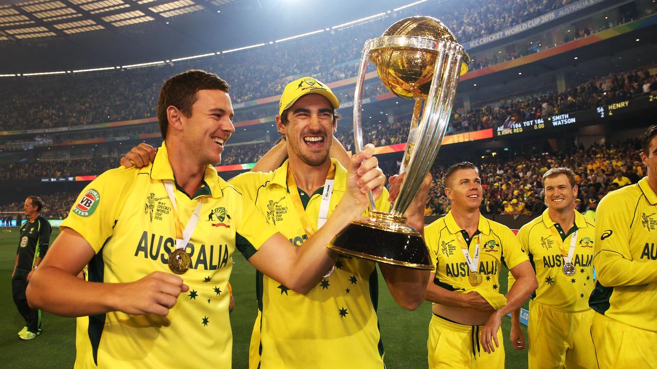Josh Hazlewood dan Mitchell Starc adalah bagian dari kemenangan Piala Dunia ODI 2015 Australia atas Selandia Baru di MCG.  Foto: Phil Hillyard