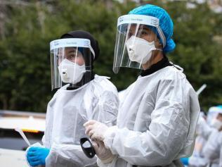 Nurses at the Covid-19 drive through testing site at Killara. Picture: NCA NewsWire/ Gaye Gerard