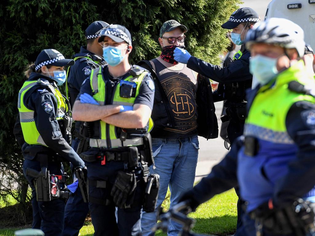 Victorian police officer bashed by anti-masker at Frankston | news.com ...