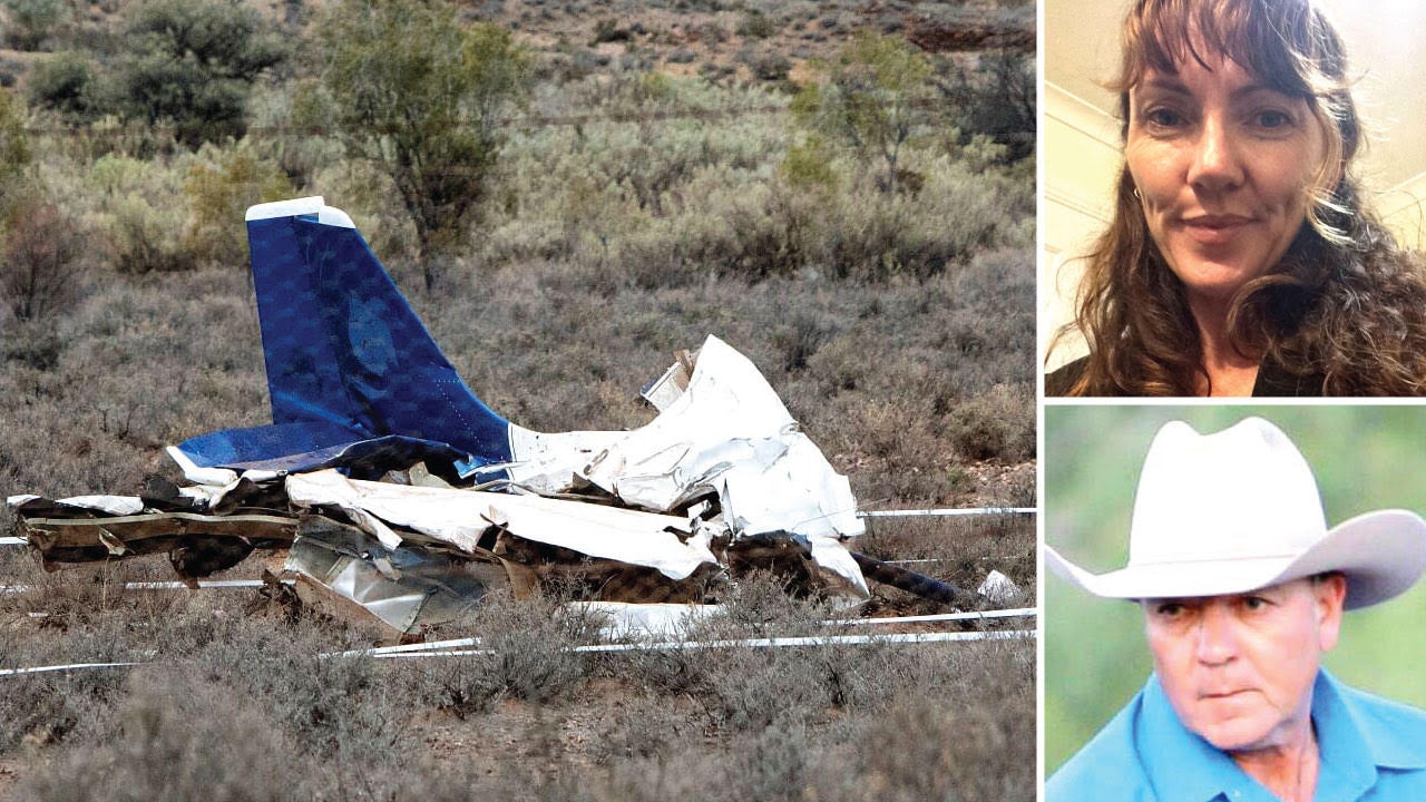 Leigh Creek: Two people killed in light plane crash | The Advertiser