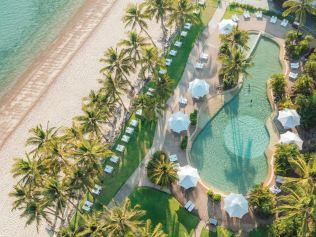 Mega price plunge on luxury Hamilton resort