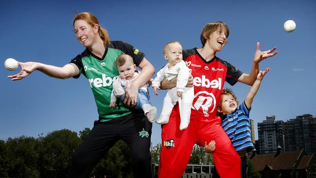 Womens Big Bash cricket, Melbourne. 2nd December 2015. Picture: Colleen Petch