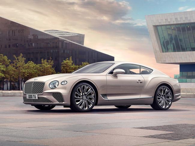 EMBARGO FOR TWAM 2 OCT 2021 FEE APPLIESBentley Continental GT V8 supplied