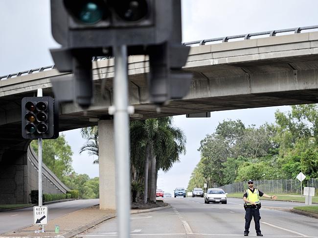 Police have urged Darwin residents to use common sense on the roads after a blackout caused traffic lights to go out across the city.