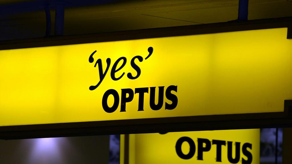 Optus outage: Customers outraged after reports of internet ...