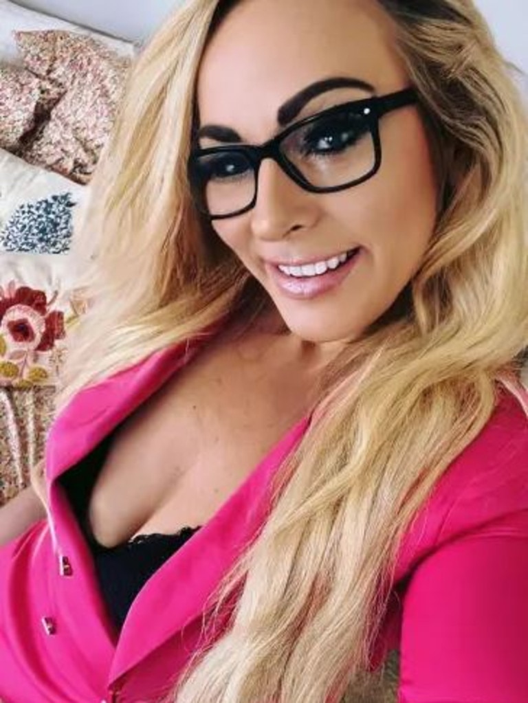 ex-teacher-defends-students-using-her-raunchy-onlyfans-name-news