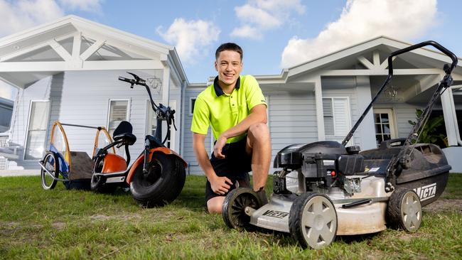 DAILY TELEGRAPH OCTOBER 3, 2024Jett Paludan, 15, runs a successful lawn care business in Casuarina. Picture by Luke Marsden.