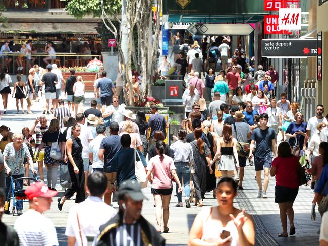 Boxing day sale shoppers crowd the Queens Street Mall, Brisbane. Photographer: Liam Kidston.