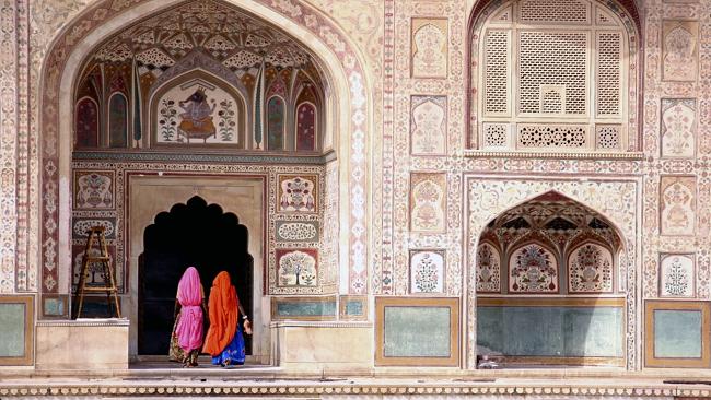 The so-called "pink city" of Jaipur has plenty of attractions to enjoy with a loved one.  