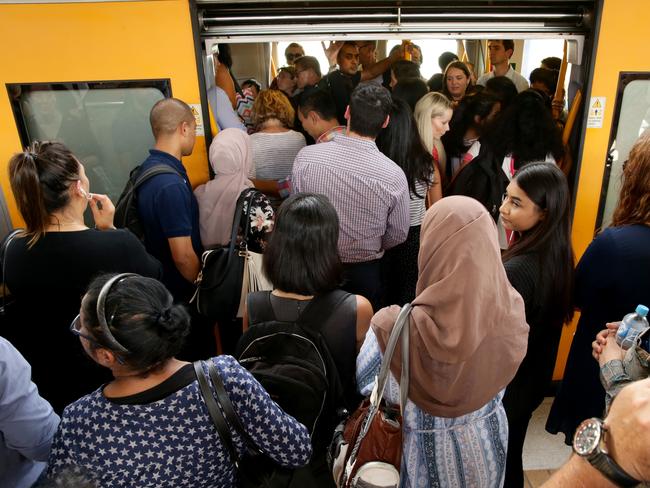 Sydney Train Delays: Commuter Chaos Set To Continue | Daily Telegraph