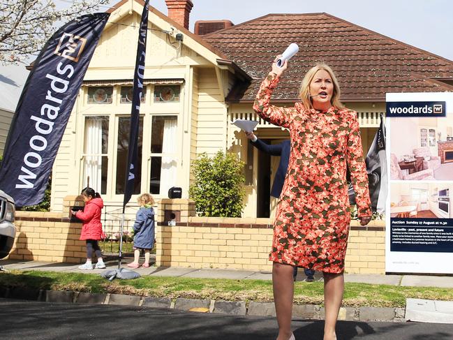 27/08/17 Woodwards auctioneer Ruth Roberts auctions a house on 2 Buckley Street in Carnegie in Melbourne's inner east. Aaron Francis/The Australian