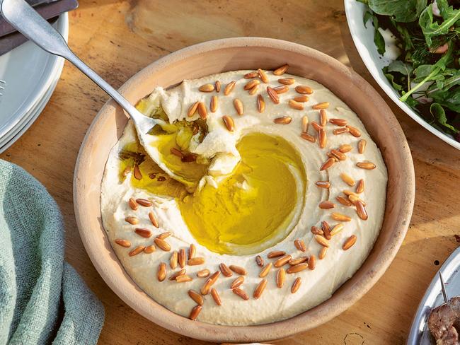 EMBARGO FOR TWAM, 14 SEPTEMBER 2024. FEE MAY APPLY. Sofra: Lebanese recipes to share by KARIMA HAZIM CHATILA & SILINE TABBOUCH. Hummus bi Tahini (p186) Chickpea and Tahini Dip (Hardie Grant, $50). Photos by Luisa Brimble.