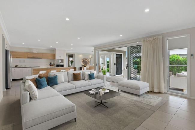 20 Fallon Dr, Middle Ridge, is for sale.