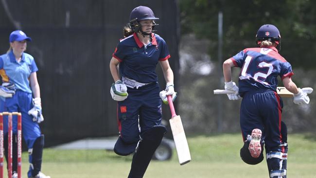 Holly Reed in action for Western at the country championships. Picture: Martin Ollman