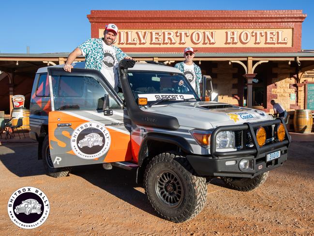 Day 3: Silverton to Bourke — Some were still going strong. Photo: BOX RALLIES