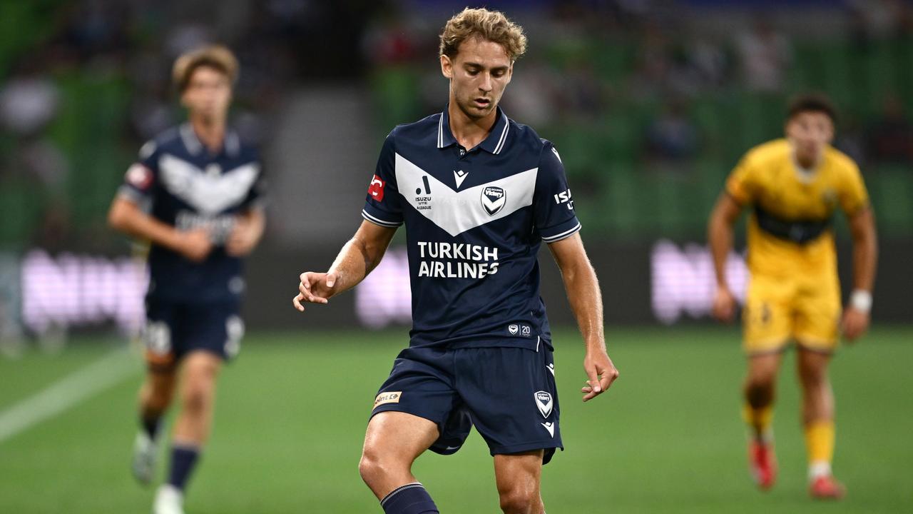 Why Socceroos Coach Surprised Fans by Dropping Veteran for Young Talent